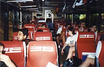 Innere des Busses, 12.00 Uhr